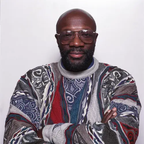 How tall is Isaac Hayes?